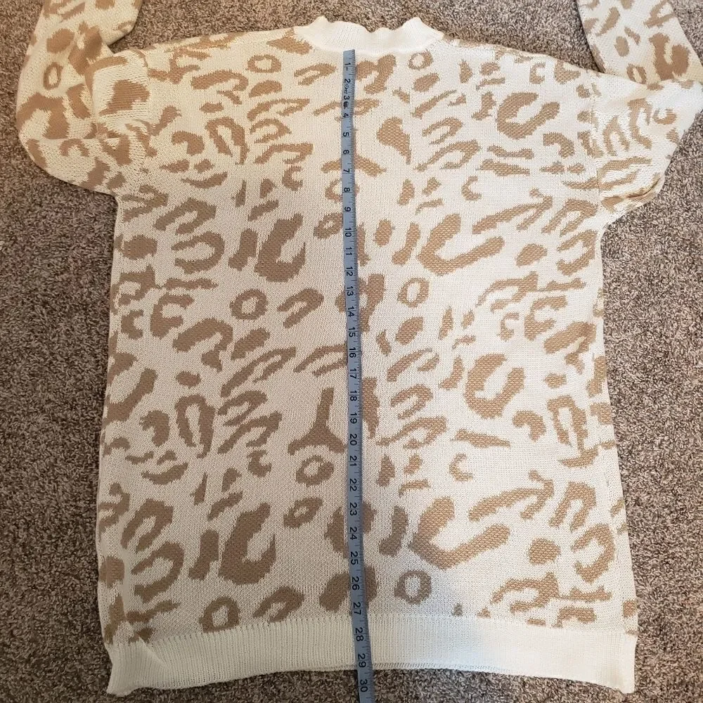 Vestidos Ladies  Khaki White Leopard Print Oversized  Crew Neck Sweater sz Med